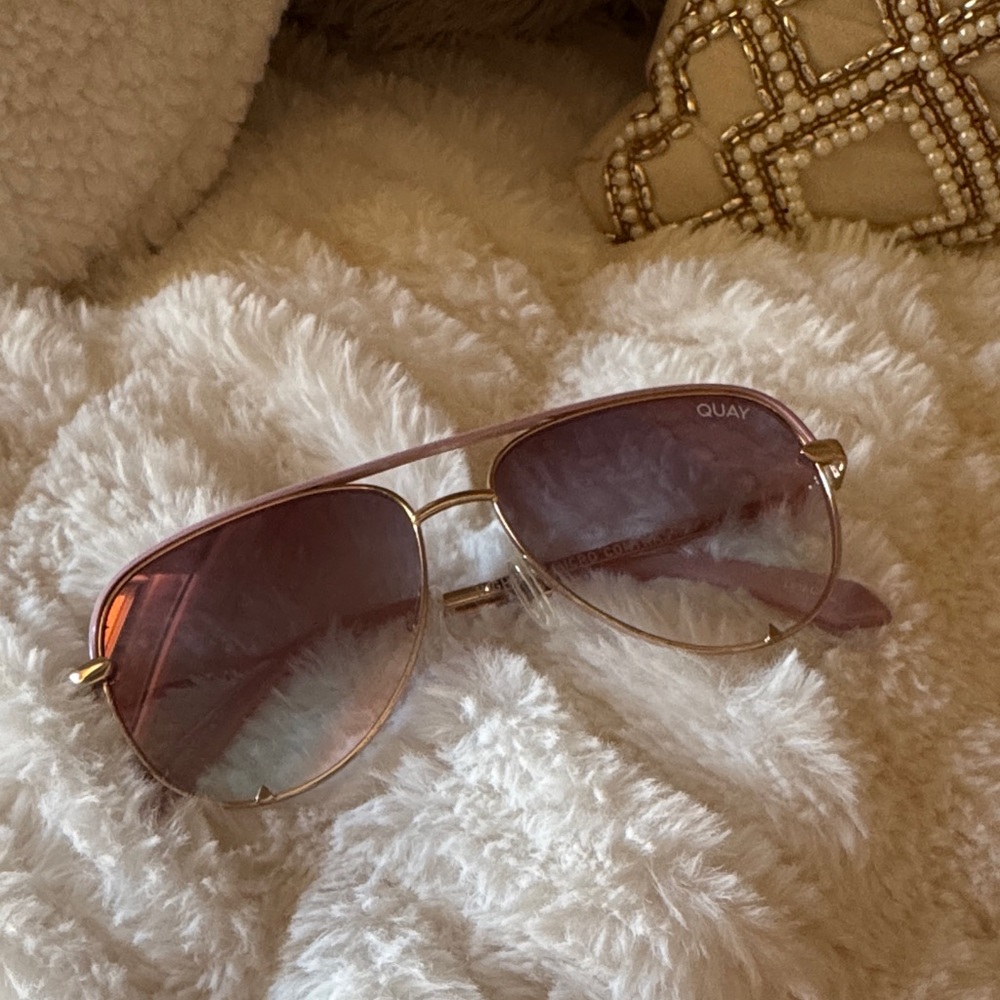 Quay Australia Rose Gold Aviator Sunglasses NWOT